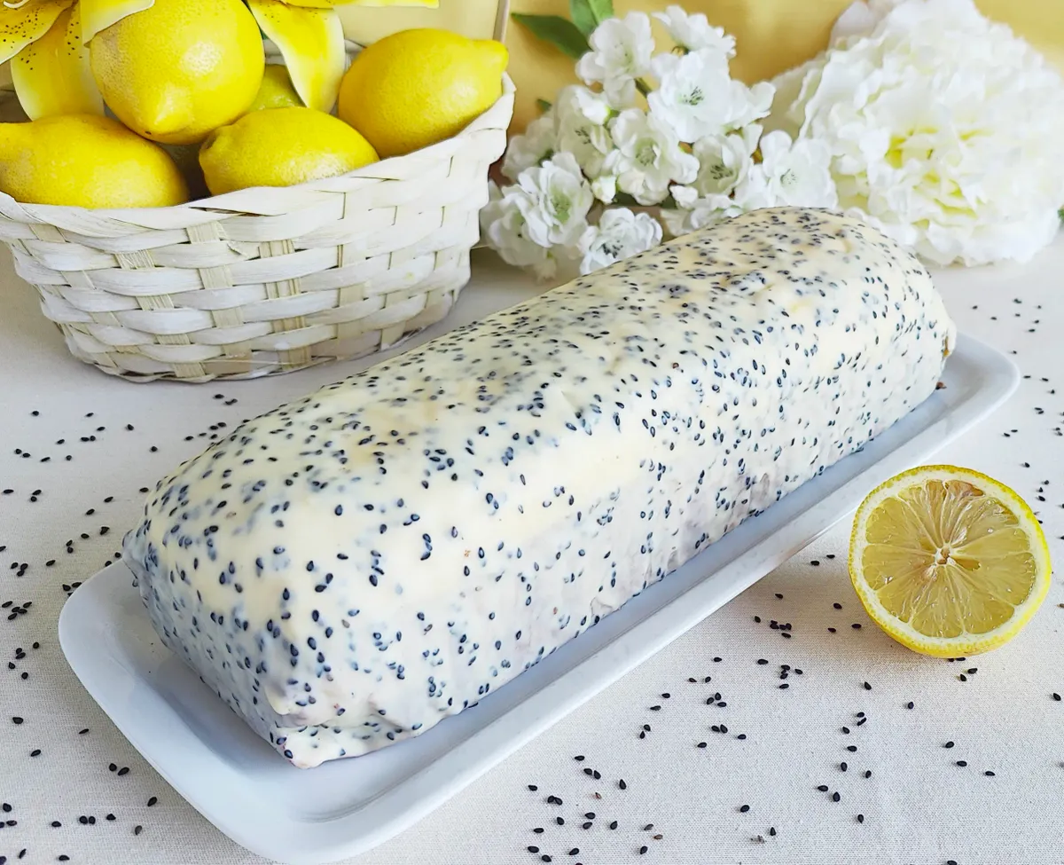 /assets/images/recipes/lemon-sesame-travel-cake/1.webp