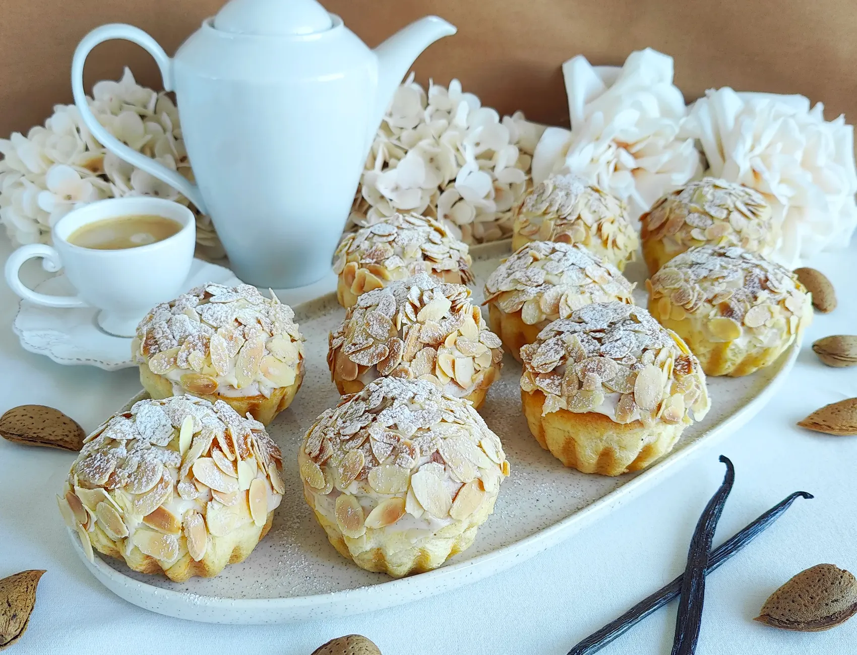 Brioche with almond filled with custard and praline