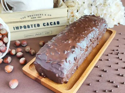 Chocolate hazelnut travel cake