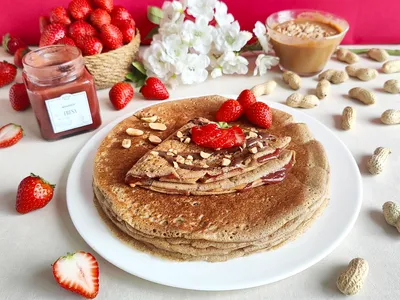 Strawberry peanut crêpes