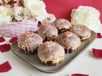 Pączki with rose jam