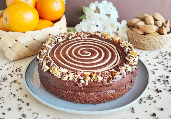 Pastel de almendra, naranja y chocolate