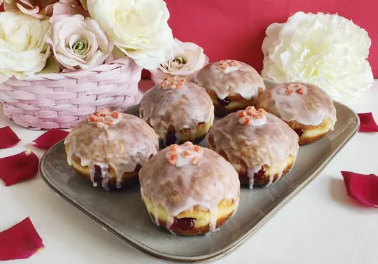 Pączki with rose jam