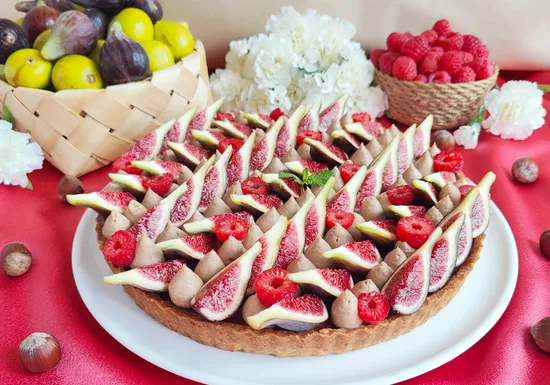Fig raspberry hazelnut tart