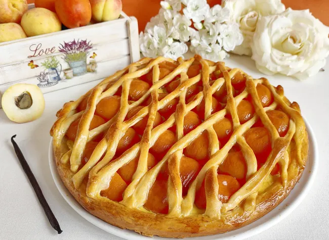 Tarta de albaricoque con rejilla