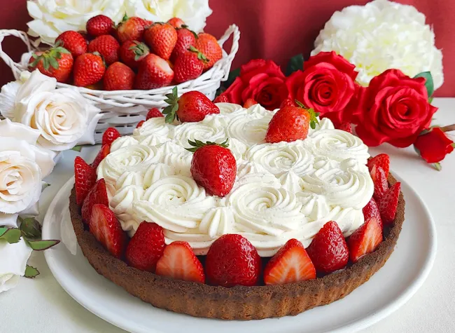 Strawberry almond tart