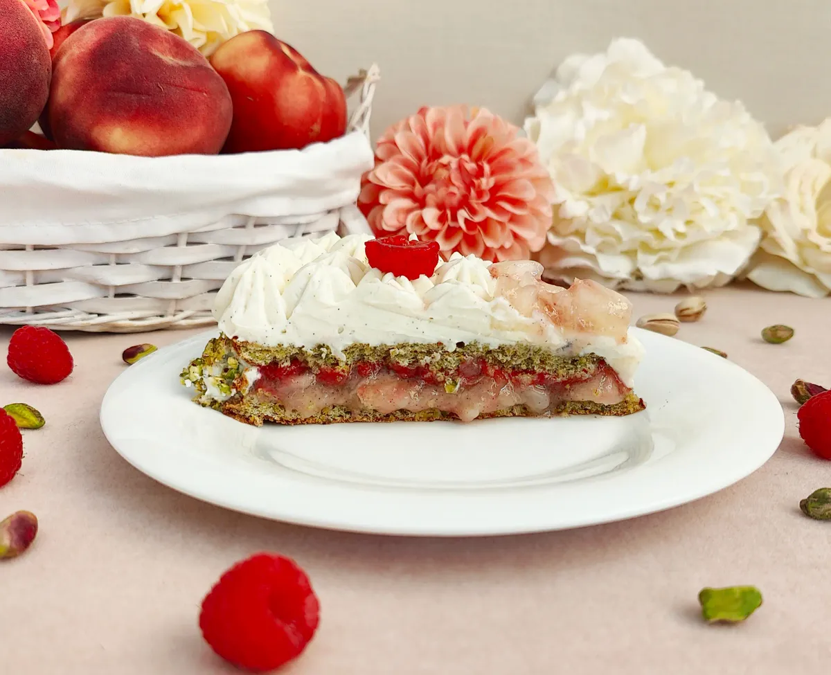 /assets/images/recipes/peach-raspberry-pistachio-cake/2.webp