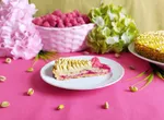 /assets/images/recipes/raspberry-pistachio-tart/2.webp