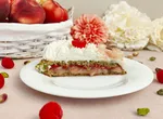 /assets/images/recipes/peach-raspberry-pistachio-cake/2.webp