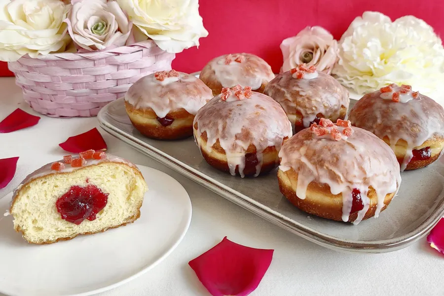 Pączki with rose jam