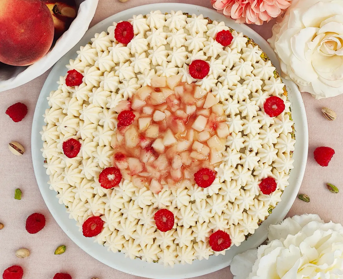 /assets/images/recipes/peach-raspberry-pistachio-cake/4.webp