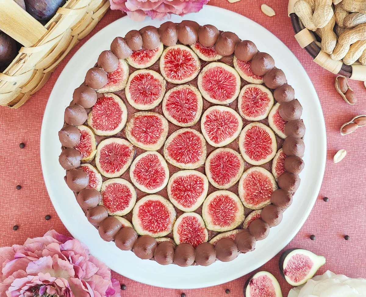 /assets/images/recipes/fig-peanut-chocolate-daquoise/4.webp