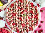 /assets/images/recipes/fig-raspberry-hazelnut-tart/4.webp