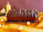 /assets/images/recipes/chocolate-pear-chestnut-yule-log/4.webp