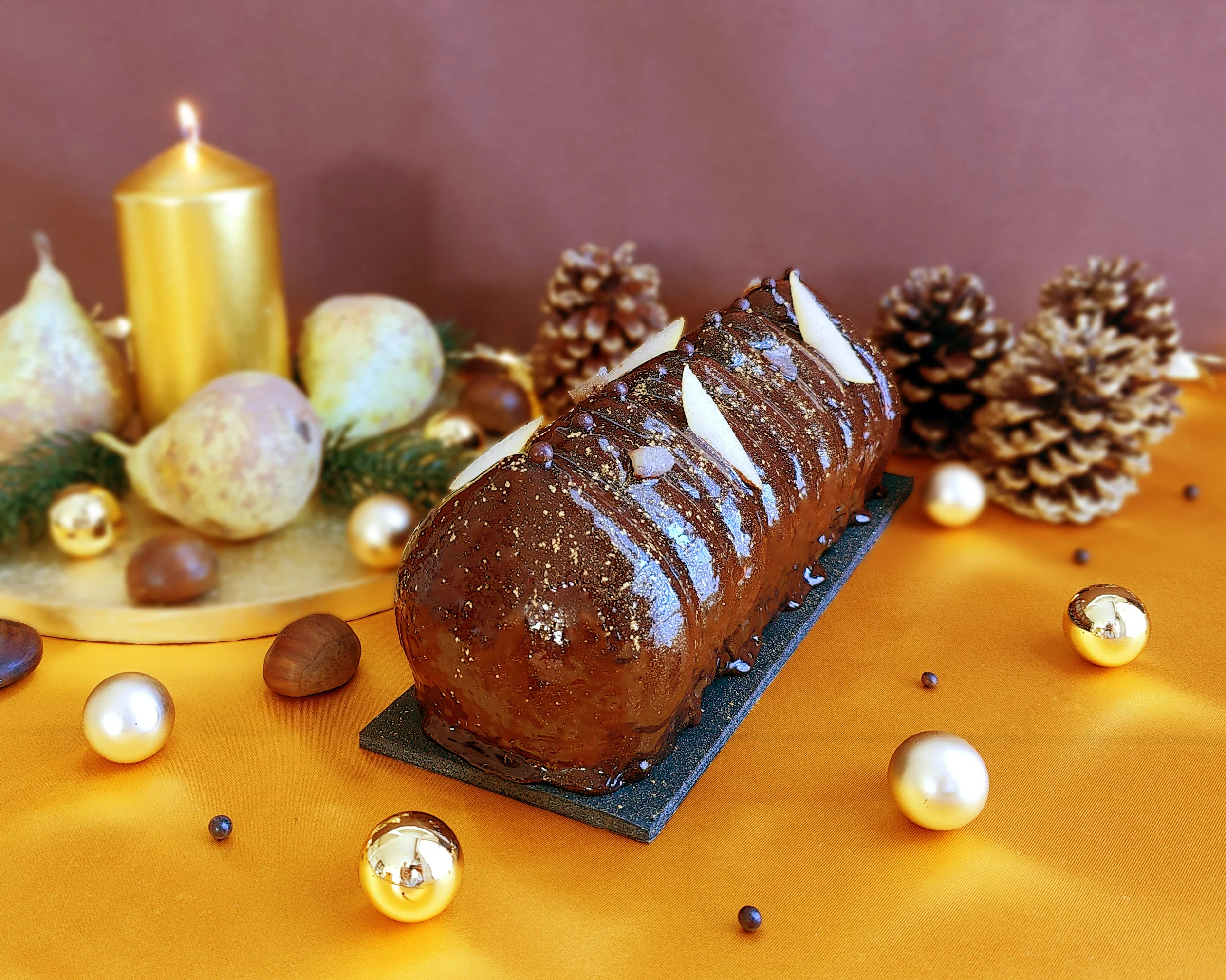 /assets/images/recipes/chocolate-pear-chestnut-yule-log/1.webp