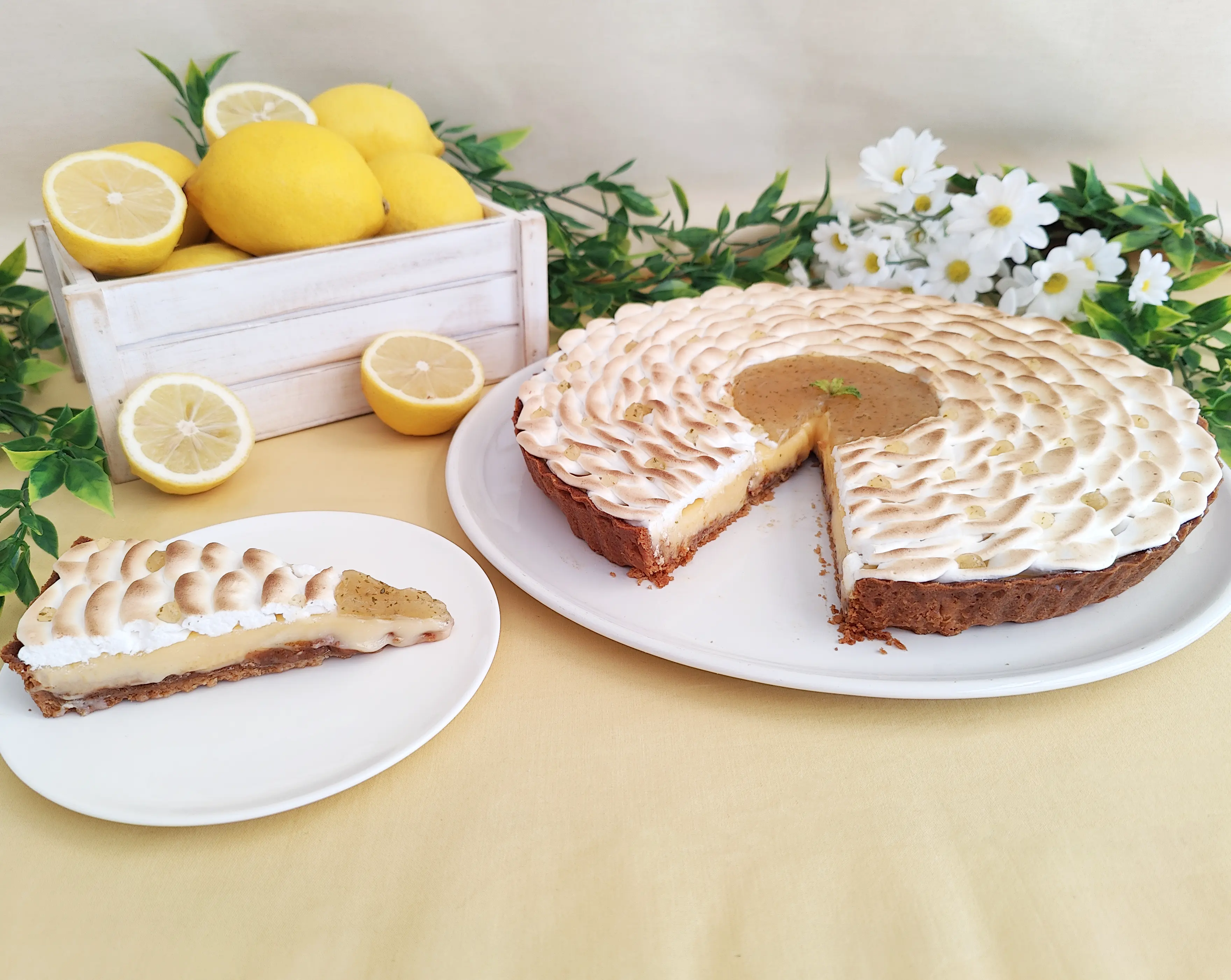 Meringue lemon pie