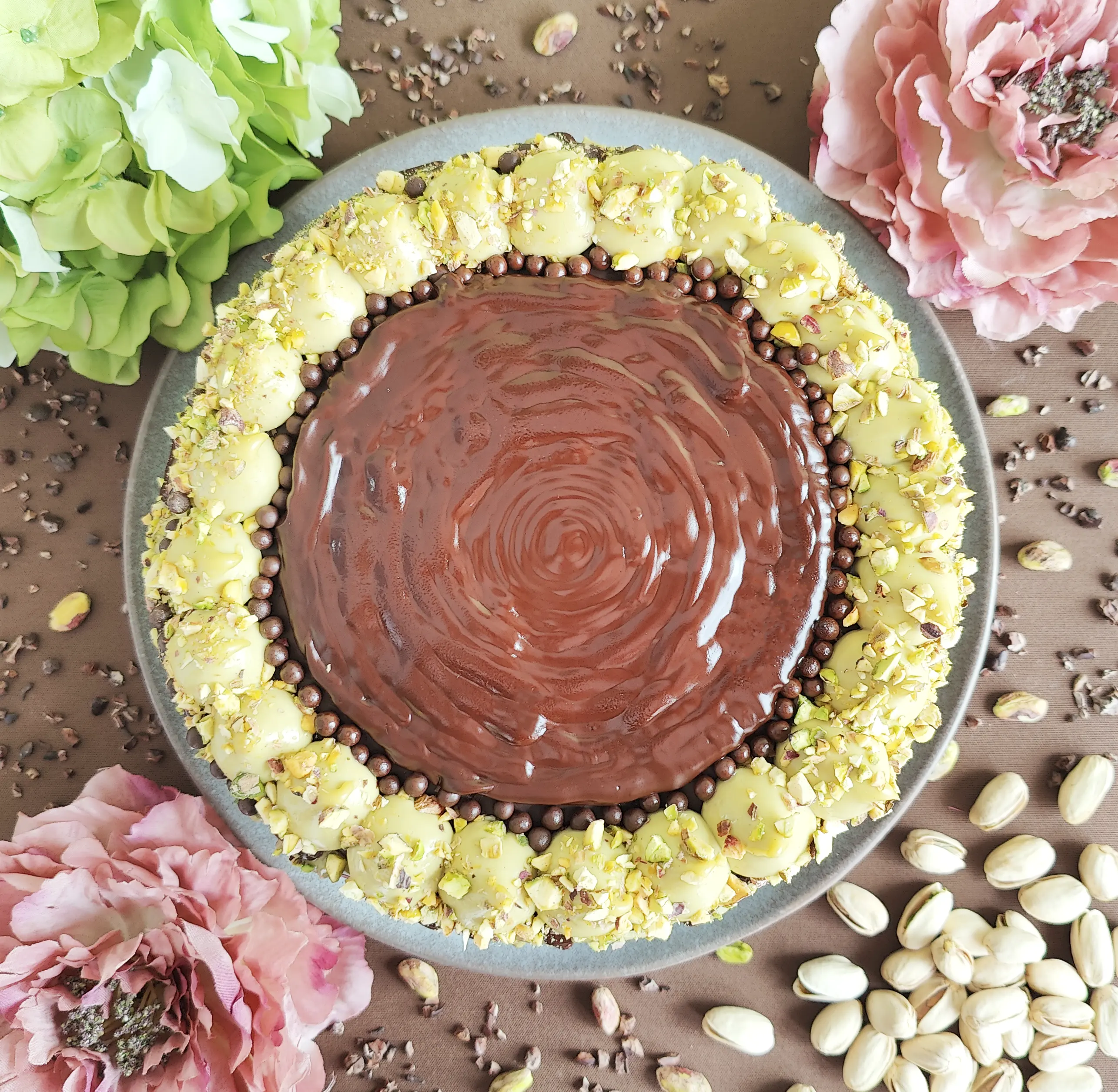 /assets/images/recipes/pistachio-chocolate-cake/4.webp