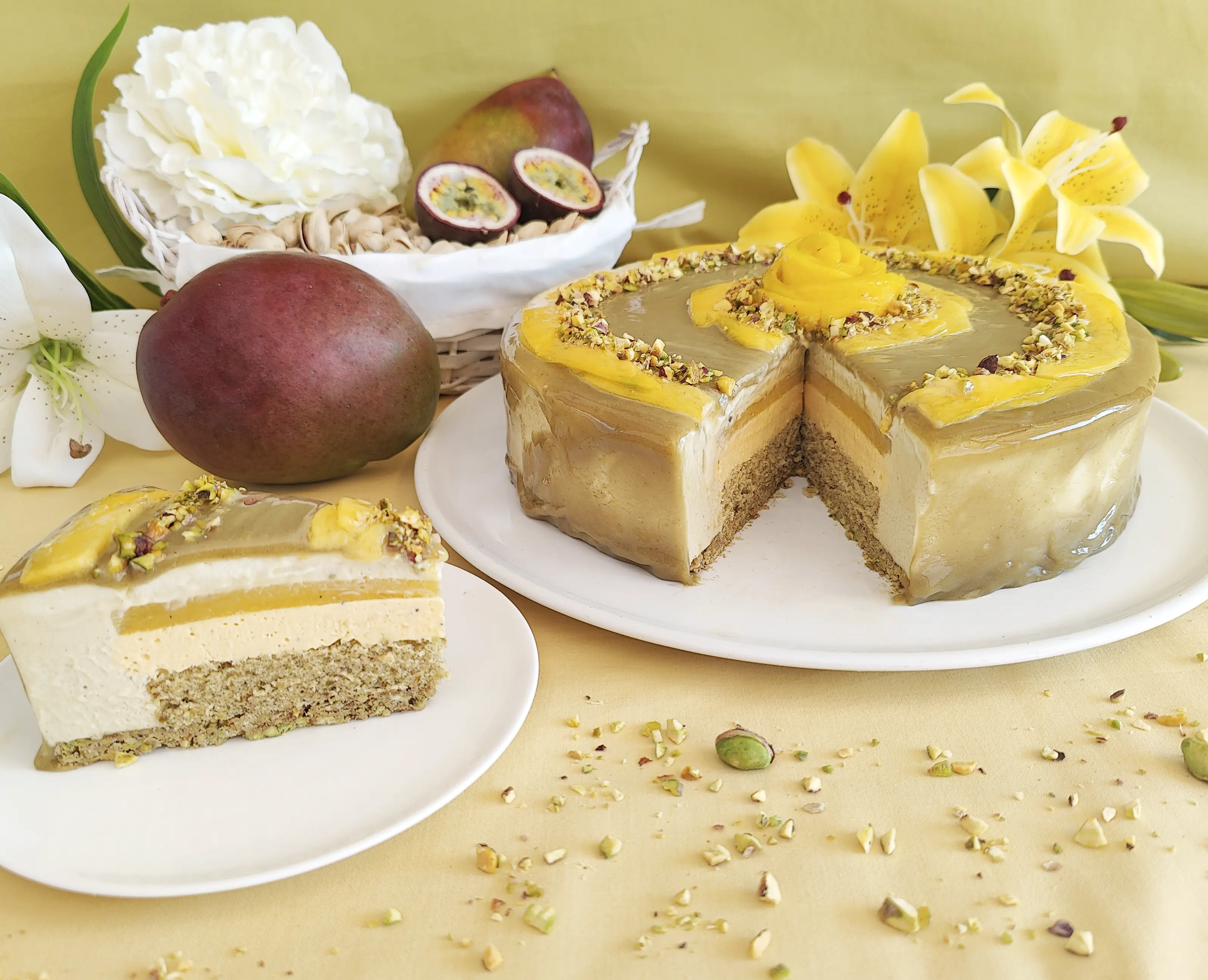 /assets/images/recipes/pistachio-mango-entremet/3.webp