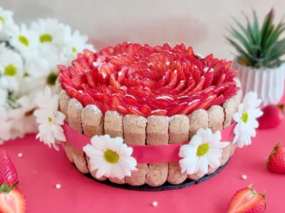 Strawberry kinder Charlotte