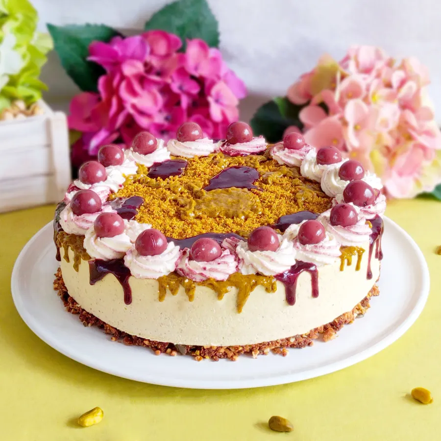 Pistachio cherry cheesecake