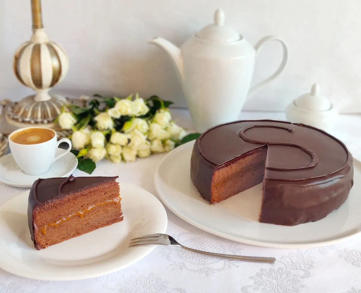 /assets/images/recipes/tarta-sacher/3.webp
