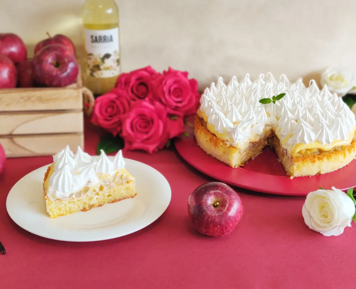/assets/images/recipes/aunt-genara-apple-cake/3.webp